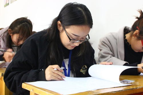 剑桥五级英语：关于长城的题材范文（2）