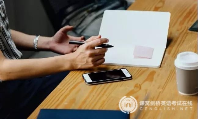 KET英语积累：和“way”有关的习语