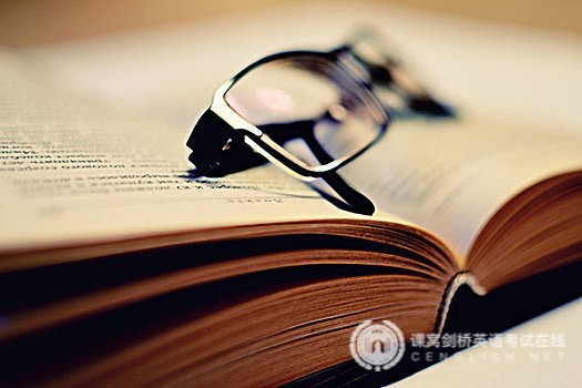 KET阅读中与颜色相关的英语短语和习惯用法