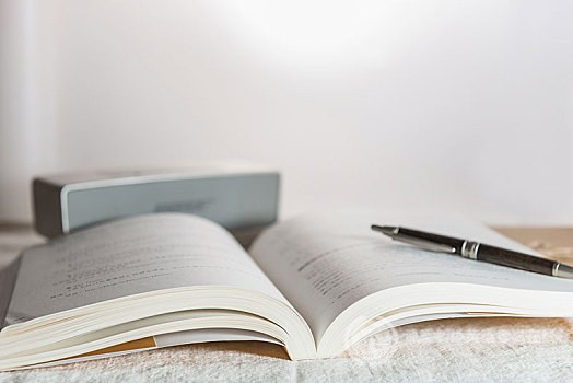 FCE听力高分技巧：提升辨音能力